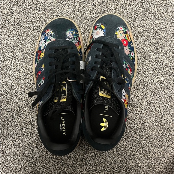 adidas Floral Sneakers - Black and Multicolor ADIDAS Platform Gazelle - Picture 1 of 4